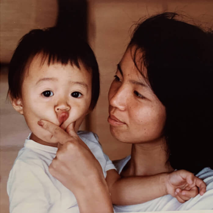 普段はよく笑うのにカメラ向けられると素の表情になるんです。