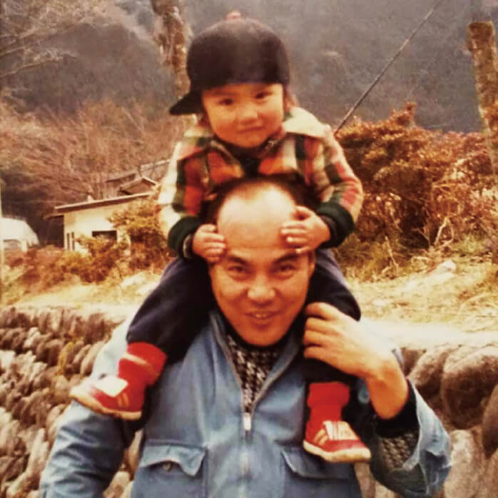 小さい頃は目を離すとすぐどこかに行ってしまうので、肩車をよくされていました。