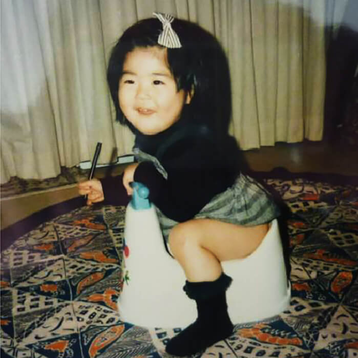 おまるではじめてのトイレが自分でできたのがとてもうれしかったようです。