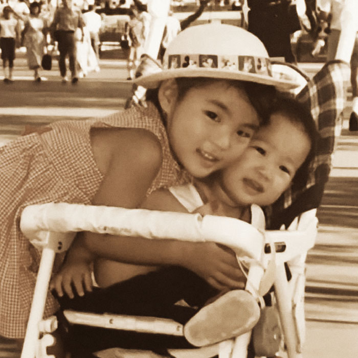 お姉ちゃんもお気に入りのベビーカー。姉妹を連れてのおでかけに大活躍しました。