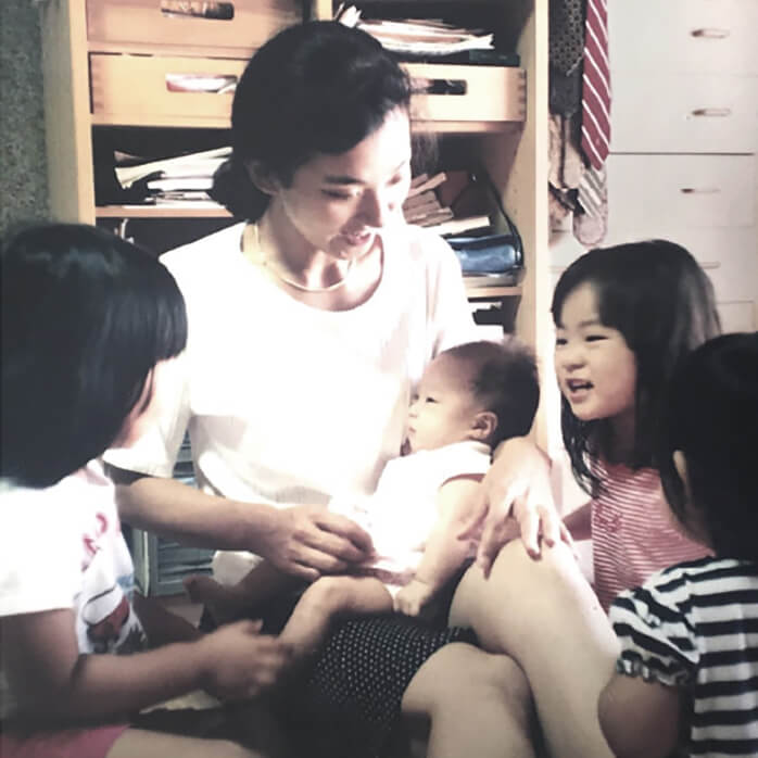 私が泣くと姉や兄、いとこたちが駆け寄ってみんなであやしてくれました。