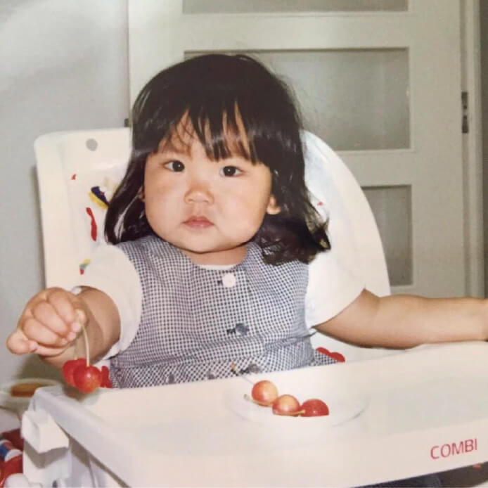 このテーブルで大好きなフルーツを食べるのが日課でした。