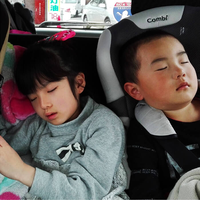 よく遊び疲れてチャイルドシートで寝てしまい、まるで動く簡易ベッドのようでした。