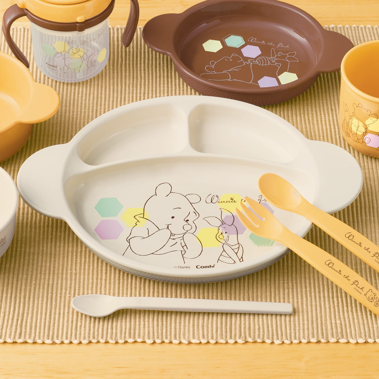 Combiプーさんプレート（新品未使用，小傷あり） 価格比較
