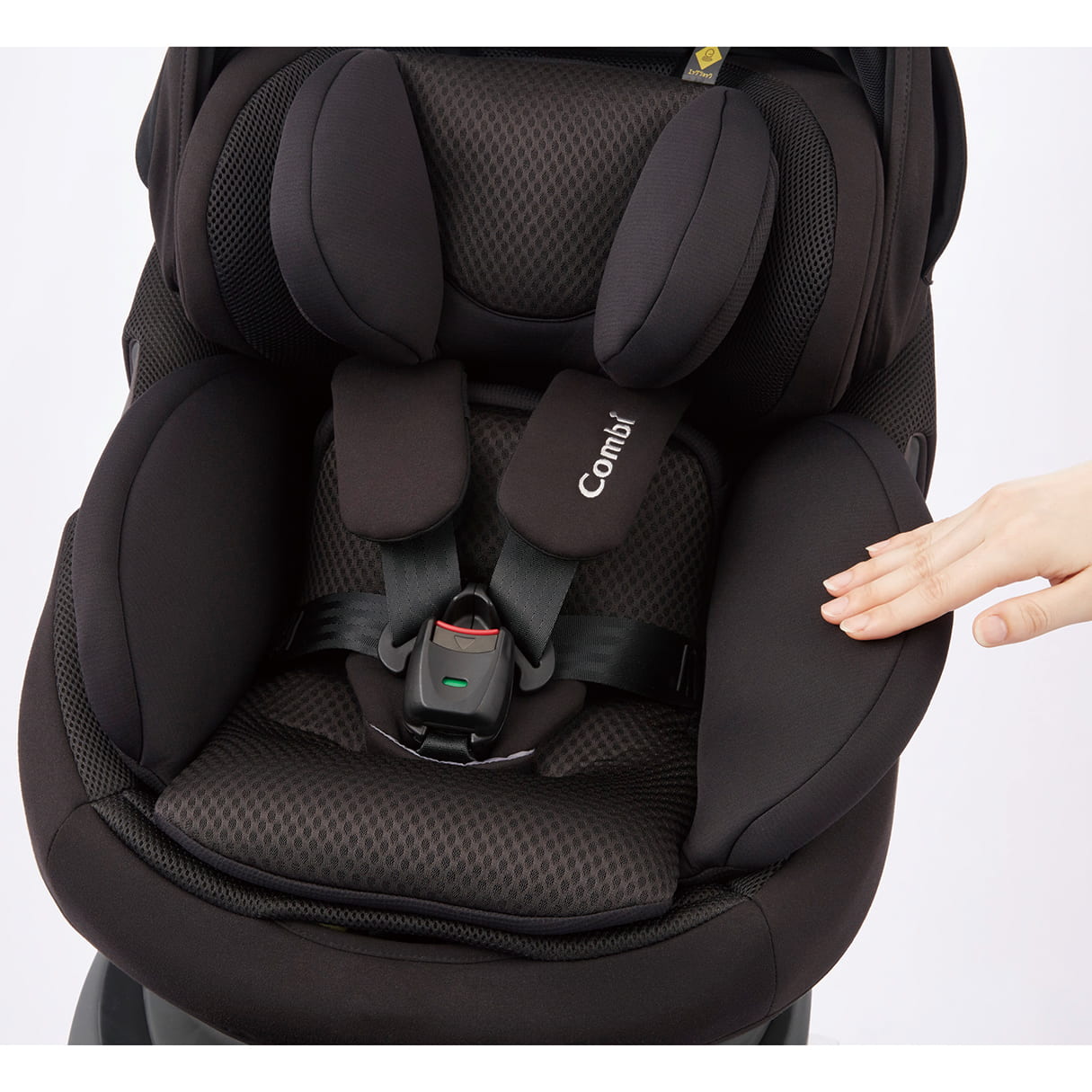 エッグクッション　コンビ ホワイトレーベル チャイルドシート ISOFIX