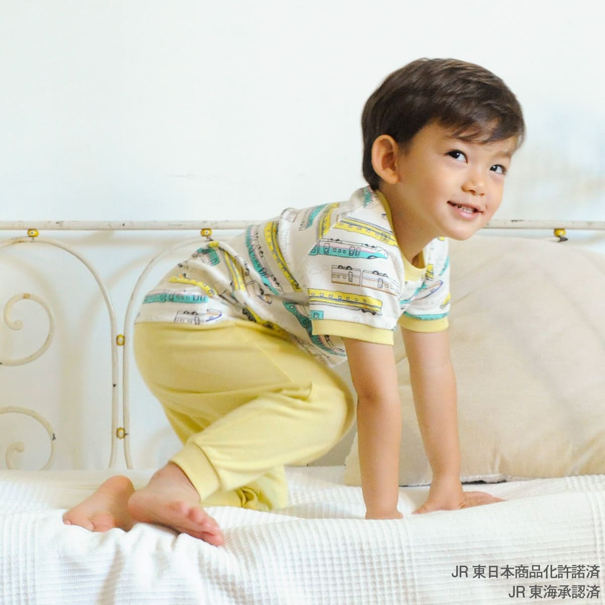 新幹線　ボタン　パジャマ　100 男の子