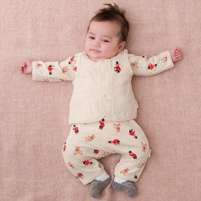 秋の肌着ウェアの選び方（新生児～１歳頃まで） -月齢別おすすめもご紹介-  ベビー用品・ベビー服の通販  コンビ公式ブランドストア